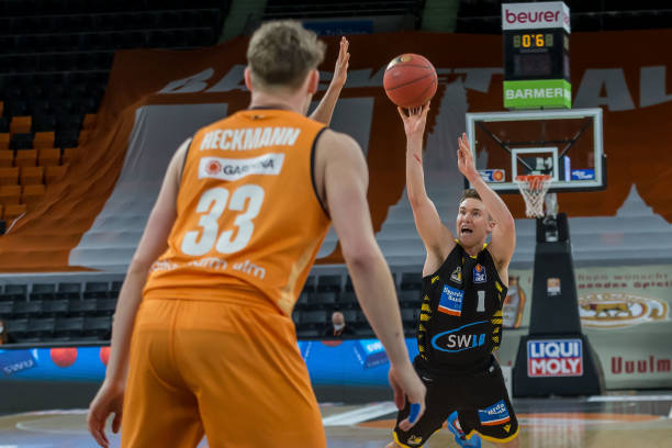 战术打法的 战术打法的