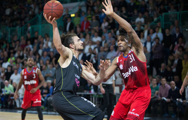 轻球员的潜 轻球员的潜