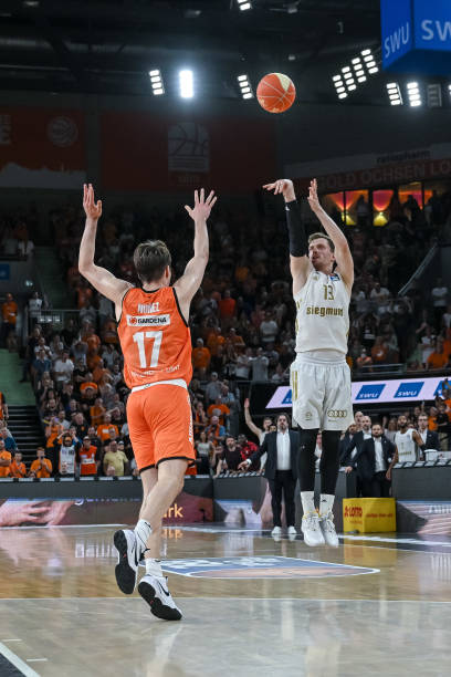 霍伊伦迎来 霍伊伦迎来