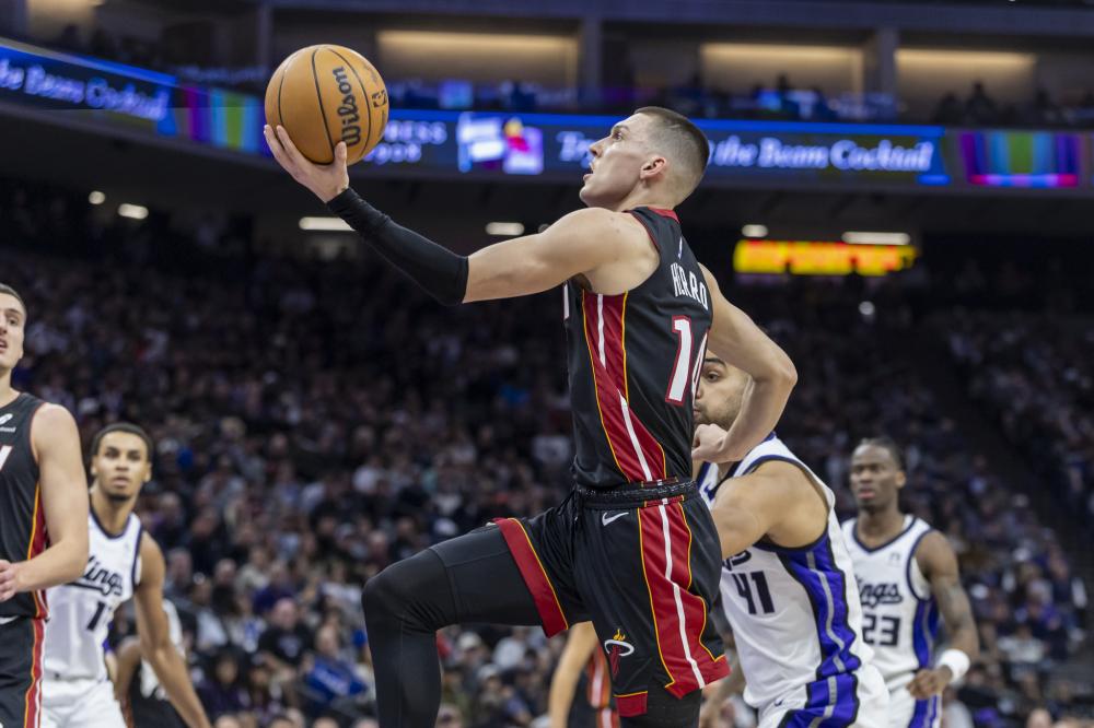 借其出色的 借其出色的